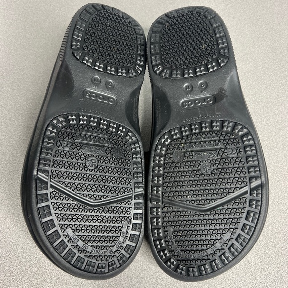 Crocs On The Clock Work Slipon Unisex-Adult Sandals Black - Picture 5 of 8